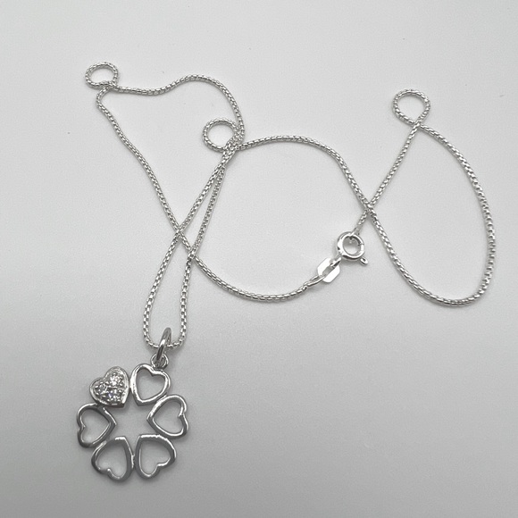 .925 Sterling Silver Heart Wreath Necklace with Cz Accents - Picture 10 of 15